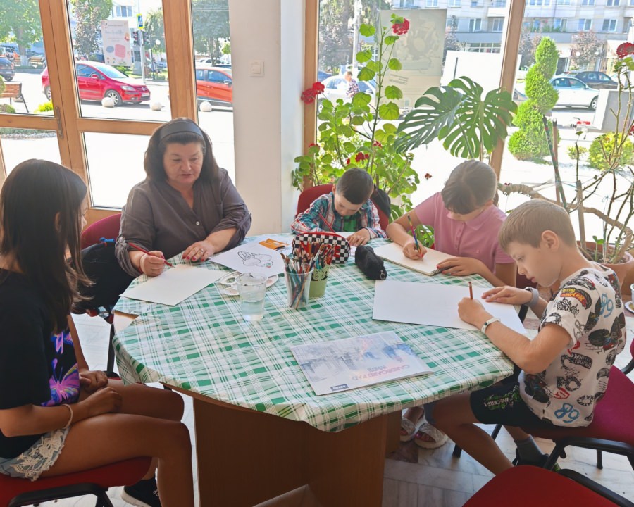 Atelierele de vară continuă la Casa de Cultură din Vișeu de Sus