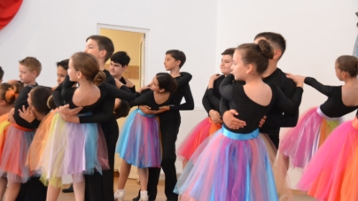 În comuna Fărcașa: Înscrieri la cursuri de dans sportiv și dans modern