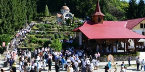 Izvorul Tămăduirii – hramul de primăvară al Mănăstirii Chiuzbaia