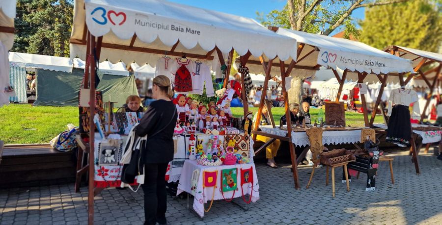 Zeci de meșteri populari vor participa la tradiționalul târg organizat de Sărbătoarea Castanelor