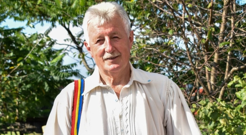 Sciitorul Iacob Oniga vă invită la lansarea volumului „Călător prin universul sufletului meu”