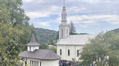 Biserica „Sfântul Ierarh Nicolae” din Rohia, resfințită la împlinirea a 700 de ani de atestare documentară a localității