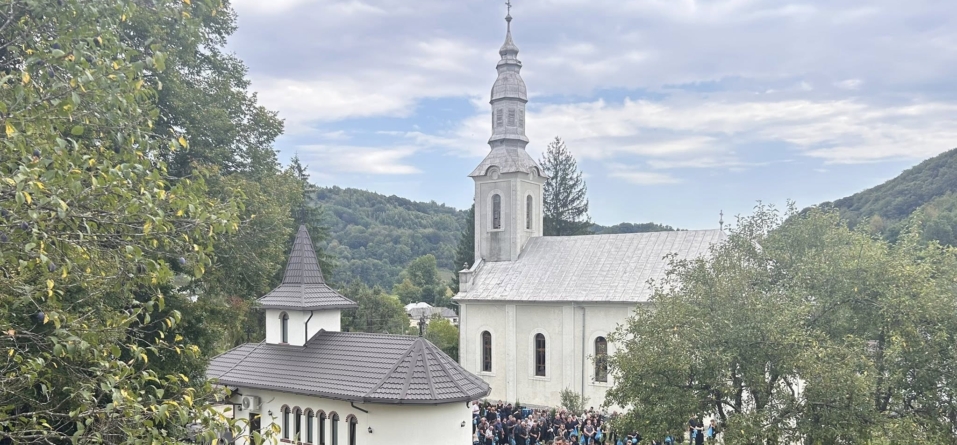 Biserica „Sfântul Ierarh Nicolae” din Rohia, resfințită la împlinirea a 700 de ani de atestare documentară a localității
