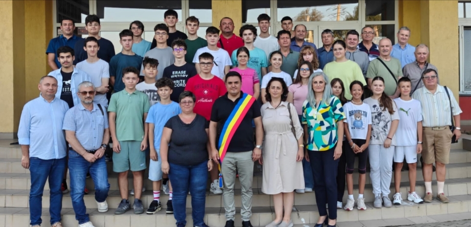 Liceul „Petru Rareș” Târgu Lăpuș găzduiește Tabăra județeană-concurs dedicată elevilor olimpici la matematică