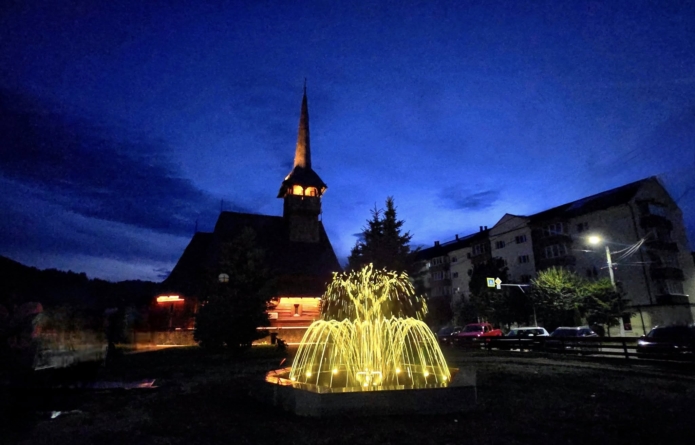 Fântâna arteziană veche din parcul central Borșa a prins din nou viață