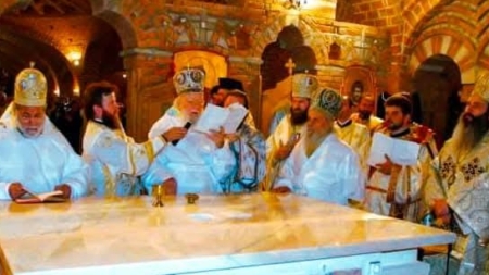 Se împlinesc 22 de ani de la târnosirea demisolului Catedralei Episcopale „Sfânta Treime” din Baia Mare