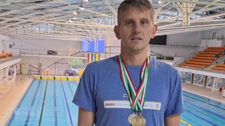Rezultate excelente pentru Octavian Stoica de la Flykick Team Baia Mare la Cupa Nemzetközi Szenior Úszóverseny Debrecen