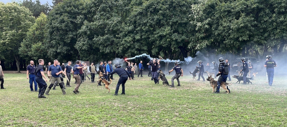 Edam și plt. adj. șef Daniel Timar, la un curs internațional de pregătire