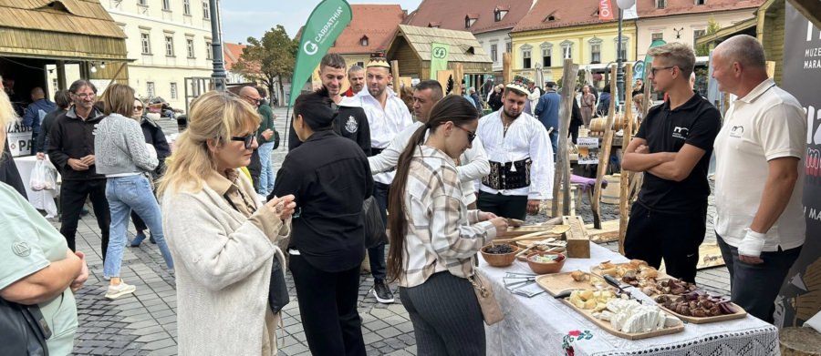 Tradiții și gusturi maramureșene la Târgul Național de Ecoturism din Sibiu
