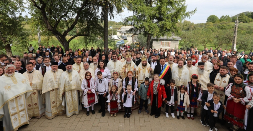 Biserica „Sfântul Ierarh Nicolae” din Rohia a fost resfințită cu ocazia împlinirii a 700 de ani de atestare documentară a localității