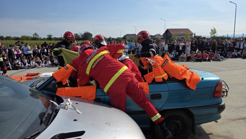 Ziua Pompierilor, marcată prin exerciții demonstrative la Fărcașa