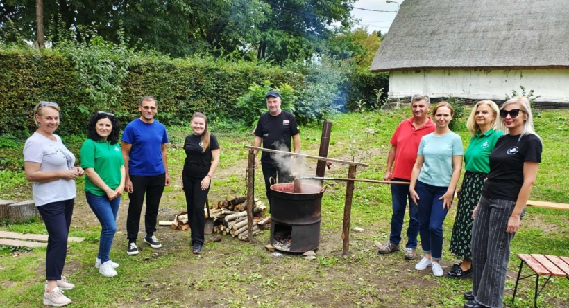 La Muzeul Satului din Baia Mare s-a făcut silvoiță ca pe vremea bunicilor