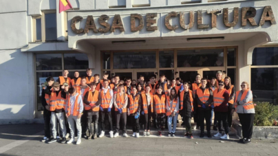 „Let’s Do It, Romania!” la Vișeu de Sus: Elevii și profesorii s-au mobilizat pentru un oraș mai curat