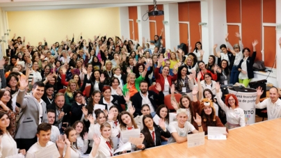 Forumul MERITO Maramureș #7: Peste 225 de profesori, elevi și studenți participă la ateliere gratuite de învățare colaborativă, pe 4 octombrie, la Baia Mare