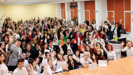 Forumul MERITO Maramureș #7: Peste 225 de profesori, elevi și studenți participă la ateliere gratuite de învățare colaborativă, pe 4 octombrie, la Baia Mare