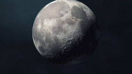 Planetariul Baia Mare expune un fragment autentic de meteorit lunar