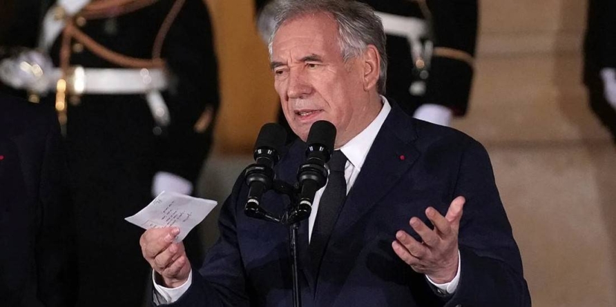 A căzut Guvernul Franței în urma unei moțiuni de cenzură