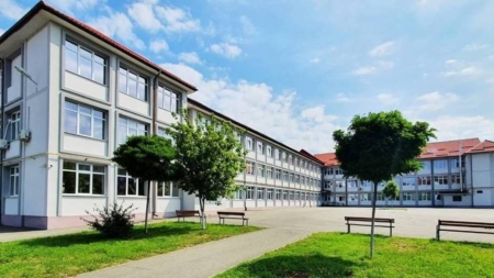 Colegiul Național „Vasile Lucaciu” din Baia Mare anunță deschiderea pentru clasele a V-a și a IX-a