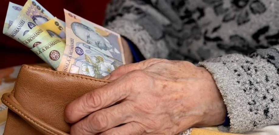 Pensionarii din România au virat 59 de milioane de euro pentru asigurările de sănătate într-o singură lună