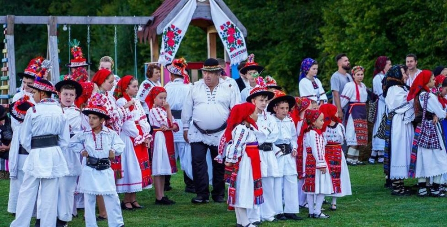 Comunitatea din Lăpuș sărbătorește Ziua Satului Românesc