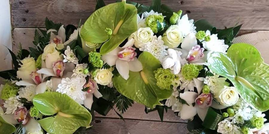 Cavnic spune adio coroanelor artificiale în cimitire