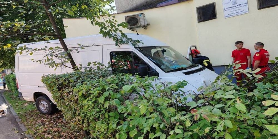 Accident pe strada George Coșbuc, în fața Școlii „Nicolae Iorga”