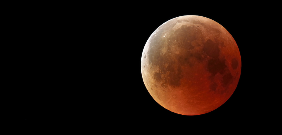 Eclipsă totală de lună pe 7 septembrie: Sunteți invitați să urmăriți fenomenul de la Planetariul Baia Mare