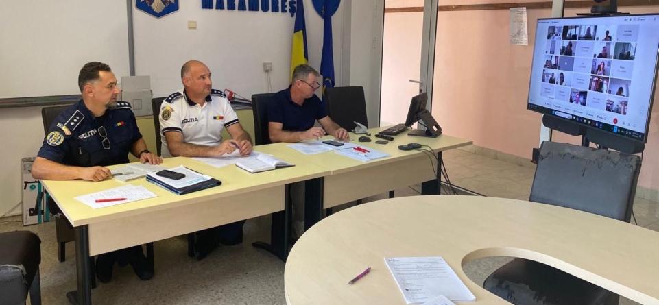 Acțiuni de instruire ale polițiștilor maramureșeni cu operatorii de transport școlar și cu directorii unităților de învățământ