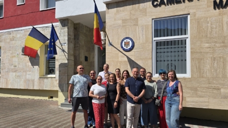 Secție de vot în Baia Mare pentru alegerile din Republica Moldova