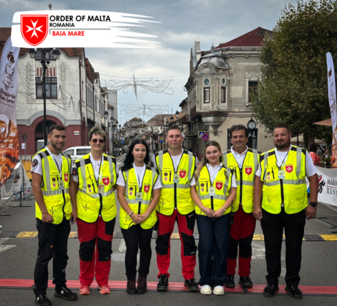 Voluntarii de la Serviciul de Ajutor Maltez Baia Mare sunt prezenți în sprijinul cetățenilor la Sărbătoarea Castanelor
