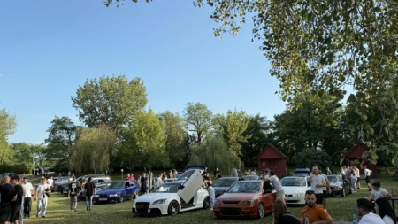 Pasionații de mașini s-au întâlnit în cadrul unui eveniment auto de excepție