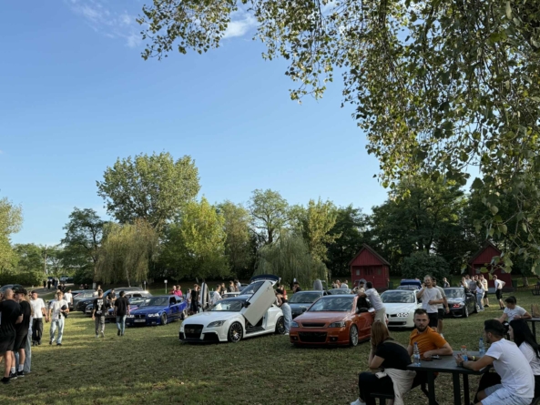 Pasionații de mașini s-au întâlnit în cadrul unui eveniment auto de excepție