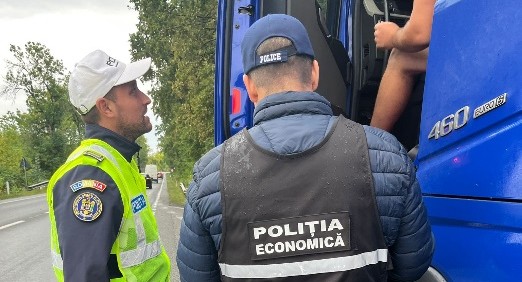 Controale în trafic și la societăți comerciale făcute de polițiștii Serviciului de Investigare a Criminalității Economice