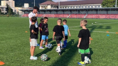 Se fac înscrieri la fotbal la Fabrica de Campioni