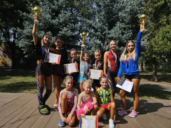 Rezultate excepționale obținute de CS Red&Black Dance la Cupa României de la Brașov