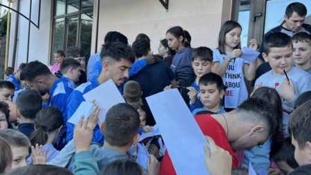 Fotbaliștii de la CSM Sighet, în vizite în școli