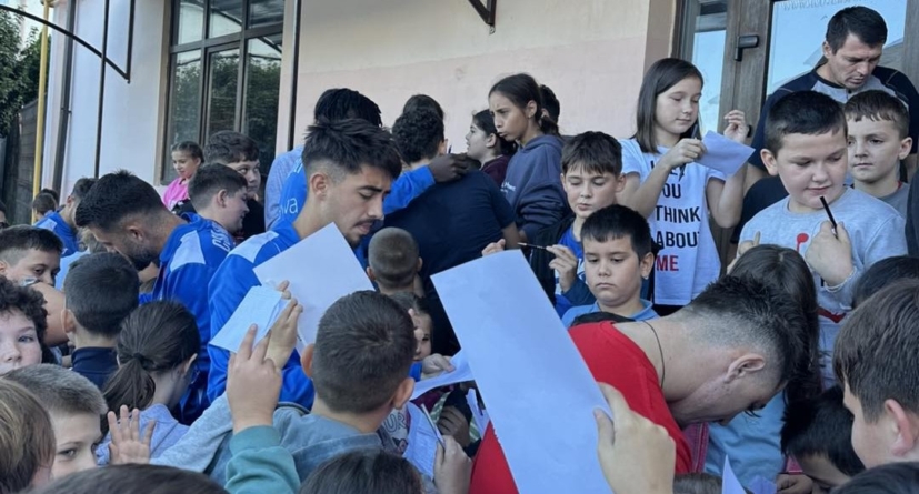 Fotbaliștii de la CSM Sighet, în vizite în școli