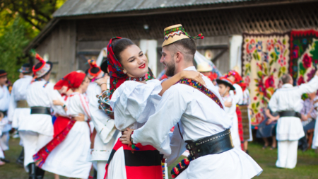 Au început înscrierile în ansamblul de dans popular pentru copii, în comuna Recea