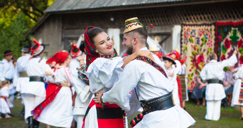 Au început înscrierile în ansamblul de dans popular pentru copii, în comuna Recea