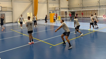 O victorie, trei înfrângeri și locul 3 pentru Știința Explorări la turneul de la Kazincbarczika