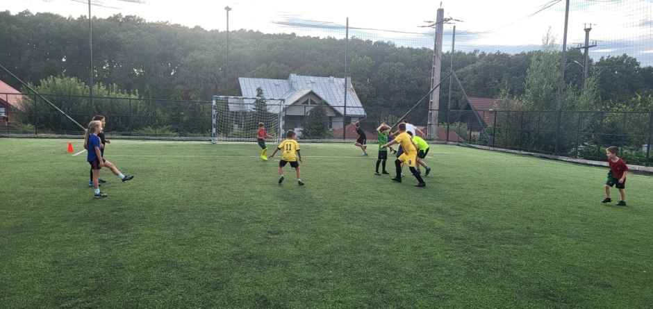 Înscrieri la fotbal pentru copii la Groși