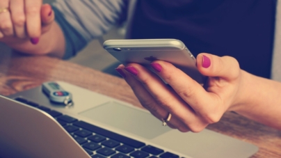 Băimărence păgubite cu mii de lei după ce au dat curs unor mesaje primite pe rețelele de socializare