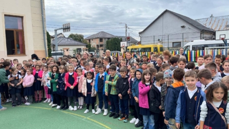 Elevii și cadrele didactice din Seini au răspuns afirmativ campaniei „Let`s do it, Romania!”