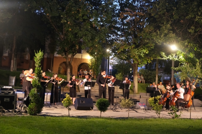 Concertul „Magia Verii” aduce un repertoriu de melodii valoroase, în Baia Mare