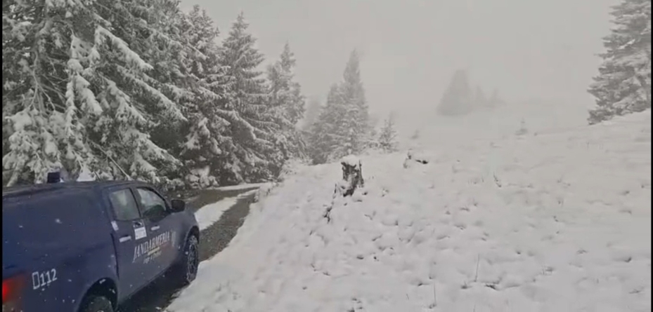 Jandarmii montani vin cu recomandări după ninsorile din Munții Rodnei și Munții Maramureșului