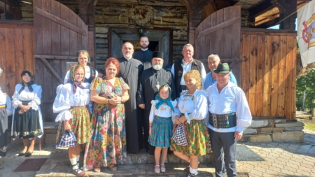 Părintele arhimandrit Casian Filip a slujit la Parohia Ortodoxă „Nașterea Maicii Domnului” din localitatea Lăschia