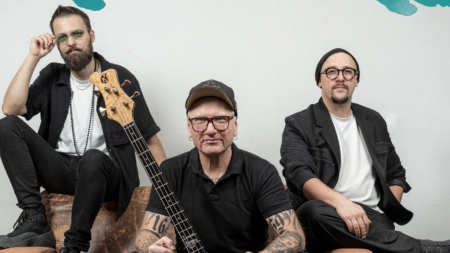 Desemnat de 16 ori cel mai bun basist al anului, Wojtek Pilichowski va concerta în Baia Mare