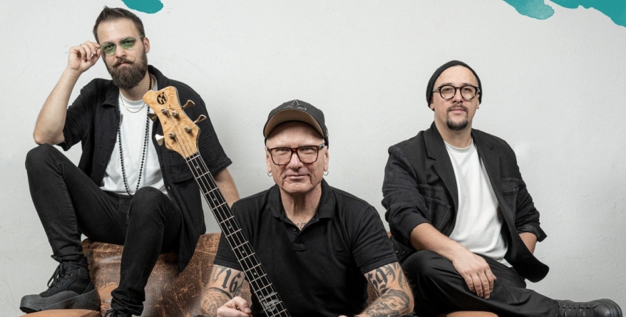 Desemnat de 16 ori cel mai bun basist al anului, Wojtek Pilichowski va concerta în Baia Mare