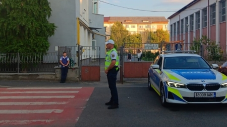Polițiștii maramureșeni, alături de elevi și dascăli