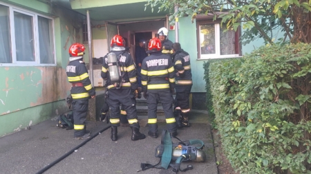 Bărbat rănit într-un incendiu izbucnit într-un apartament din Baia Mare